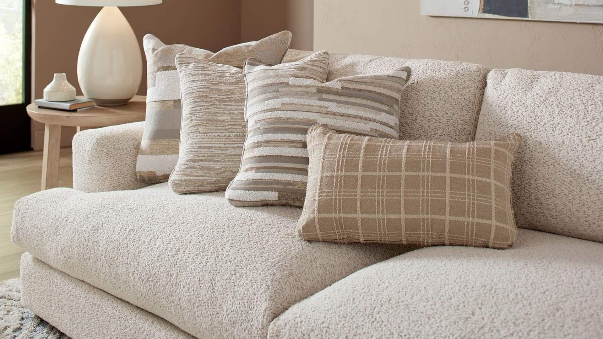 Sofa Cushion Guide: Foam, Feather, or Hybrid?