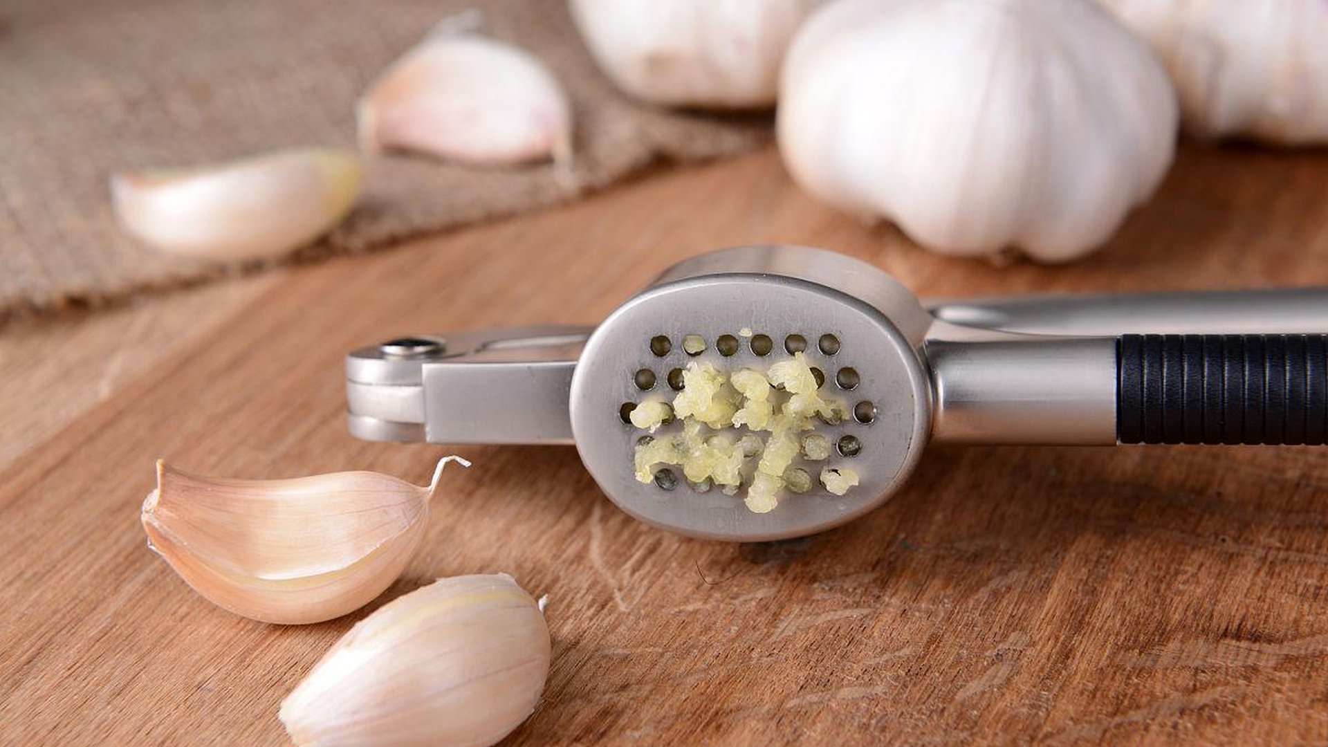 kitchen drawers garlic press chopper unused items