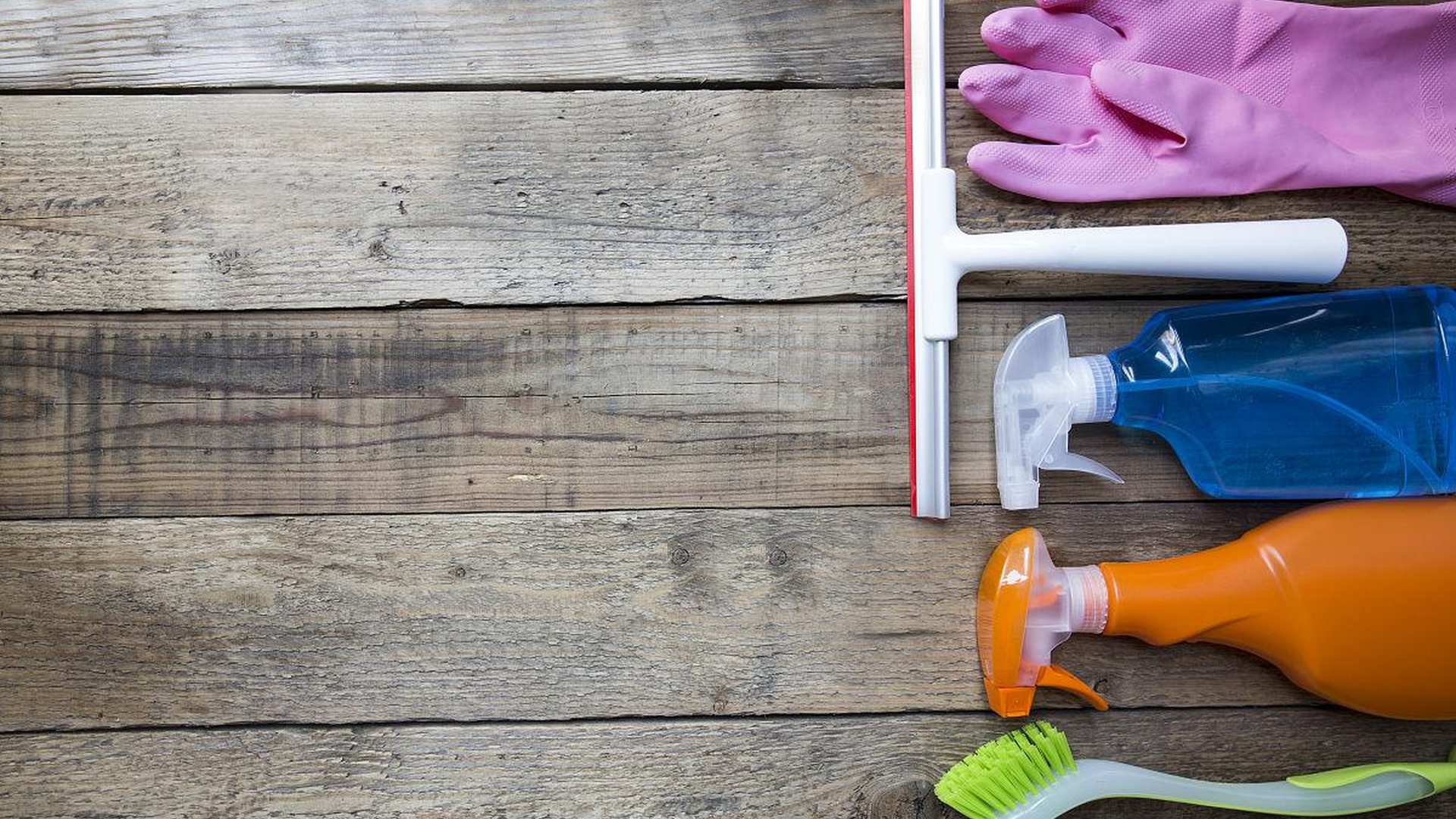 wood surface cleaner damage alcohol-based cleaner